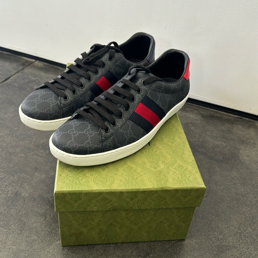 Gucci Supreme Sneakers